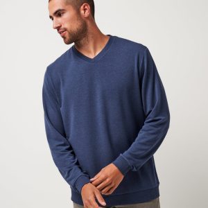 Amenities V-Neck Crew