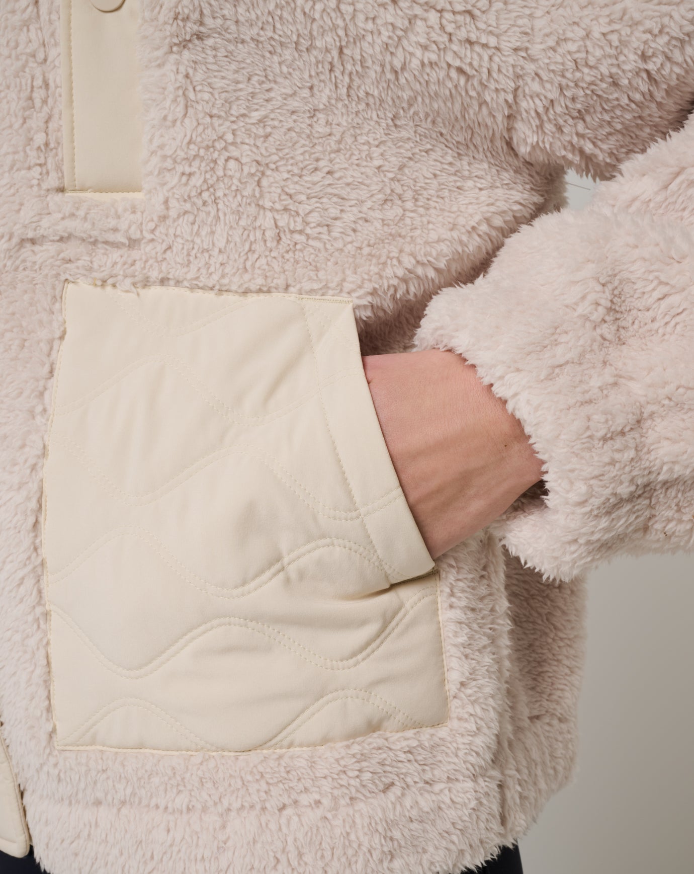 Clubside Sherpa Jacket - Image 4