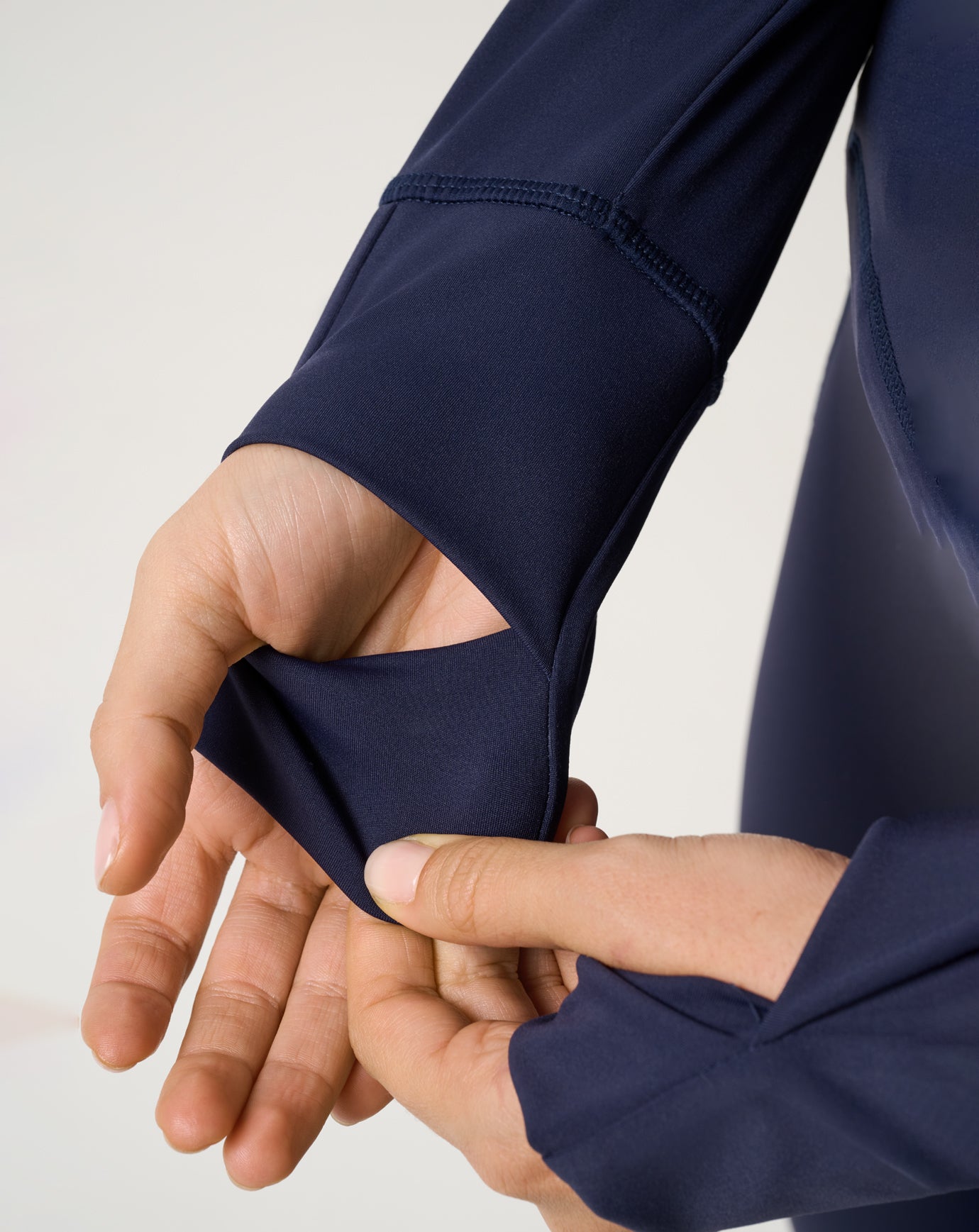 Moveknit Full Zip 2.0 - Image 5